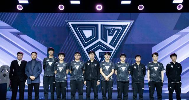 台上的竞争 台上的竞争